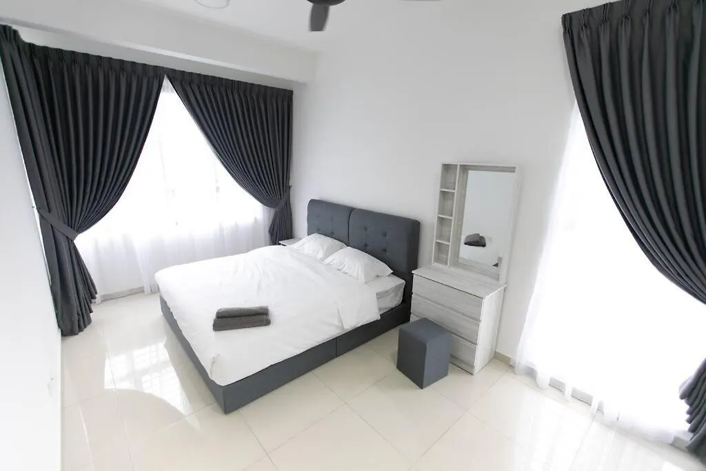 Newly Renovated 3Bedroom Vacation Home 6-8Pax 峇六拜 公寓