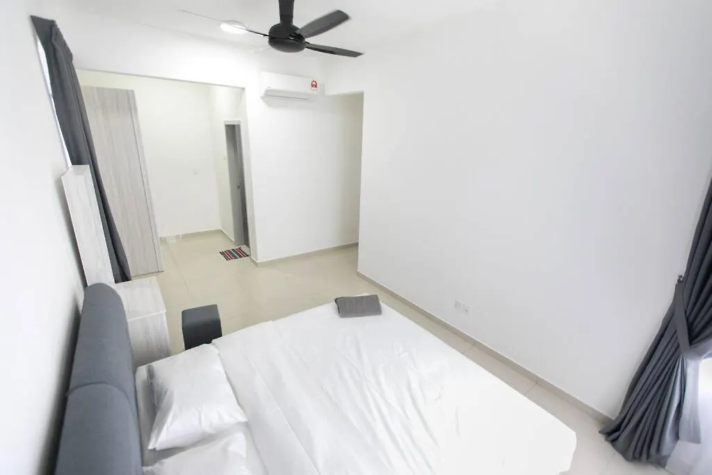 Newly Renovated 3Bedroom Vacation Home 6-8Pax 峇六拜 公寓